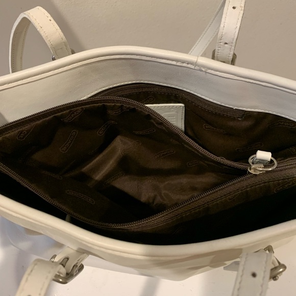 VNTG COACH LEGACY WEST CLASSIC SHOPPER WHITE LEATHER 9813 SILVER HARDWARE RARE - Picture 10 of 14